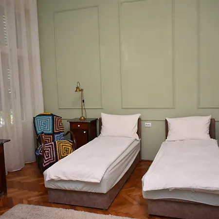 Appartement Apartments&room - Korzo Sombor
